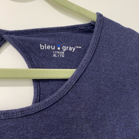 Navy Top - Picture 2 of 3